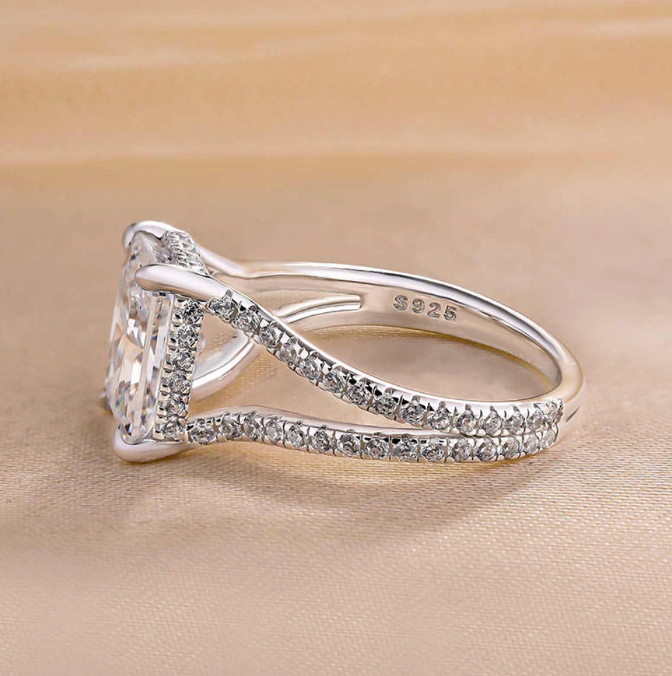 VISTA™ SERENA DIAMOND RING