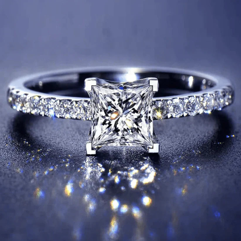 Leontina Gualtieri Ring | White Gold 18k