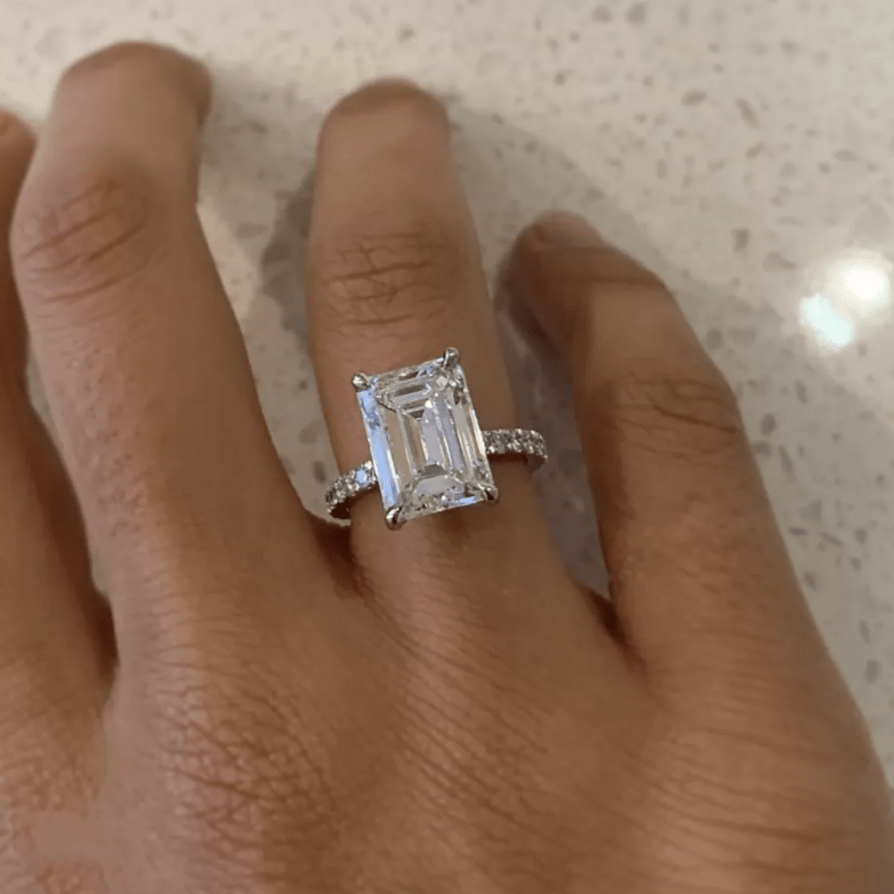 VISTA™ EMERAUDE EMERALD CUT RING